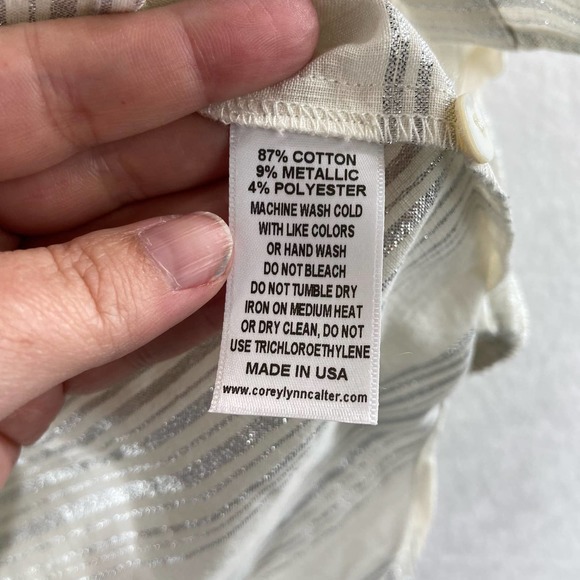 Corey Lynn Calter Silver Metallic Button‎ Down Top Sz Medium - Picture 7 of 8